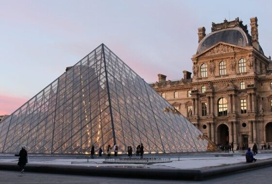 Louvre Museum Blends Haute Couture with High Antiquity