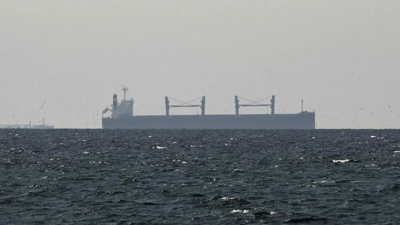 Oil Tankoil tanker iran ceasefire oil prices gulf shipping routeer in Gulf as Prices Rise on Iran Ceasefire News